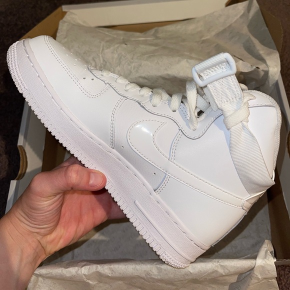 Nike Air Force 1 High - Picture 7 of 9